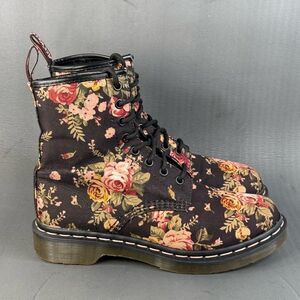 Dr Martens Combat Boots Black Rose Floral Canvas 8-eye Womens size 7
